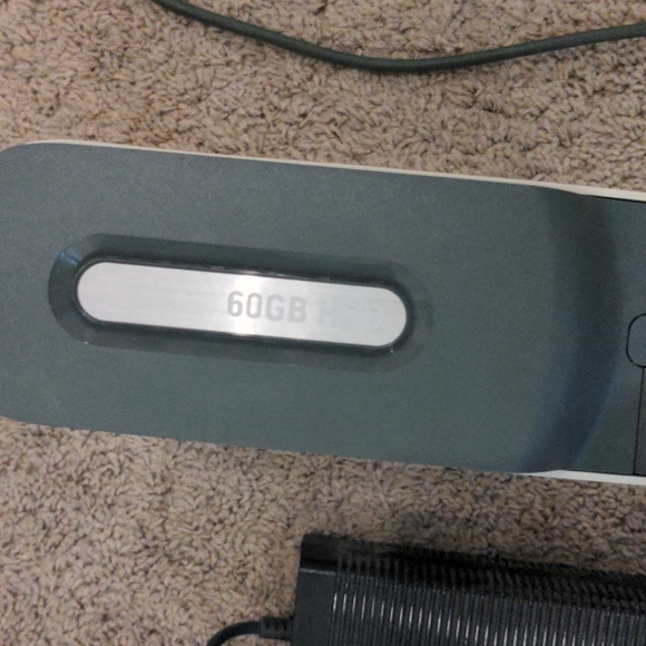 Xbox 360 Console - Picture 5 of 6